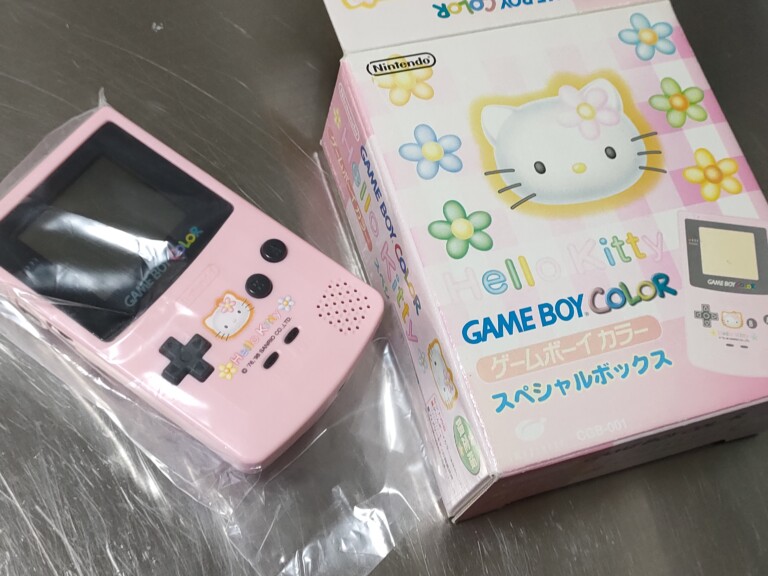 Game boy color ”Hello Kitty” スペシャルボックス　買取入荷しました！