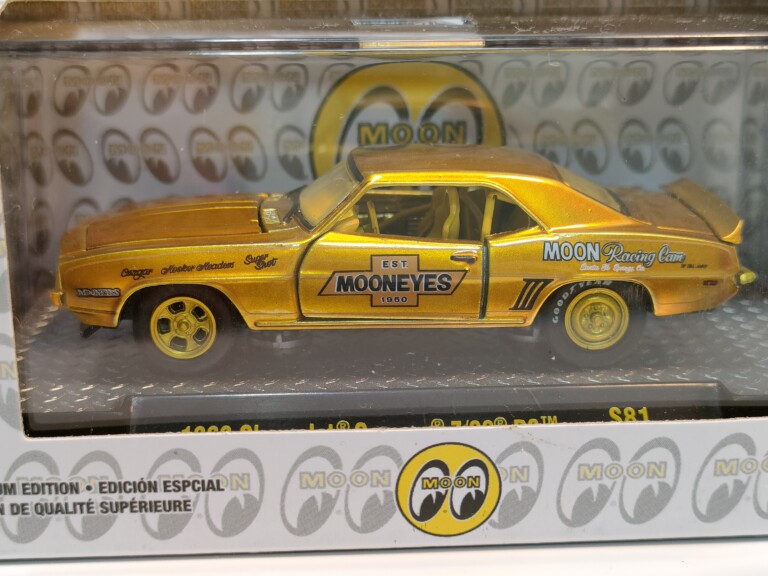MOONEYS SPECIALRELEASE （S81）M2 MACHINES 1969 Chevrolet Camaro Z/28 RS　買取入荷しました！