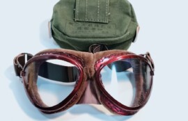 旧日本軍 山本光学　山本製　復刻版航空二眼 防塵眼鏡 買取入荷しました！