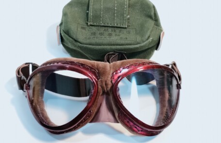 旧日本軍 山本光学　山本製　復刻版航空二眼 防塵眼鏡 買取入荷しました！
