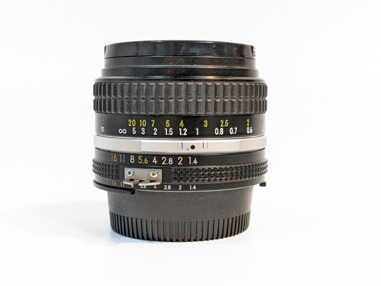 Nikon NIKKOR 50mm　1:1.4 他カメラレンズが買取入荷しました！　